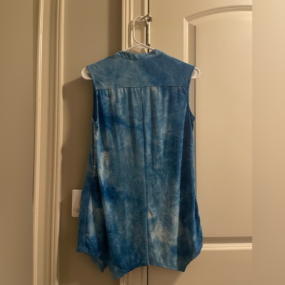 Light blue short sleeve tunic/blouse - Picture 2 of 2